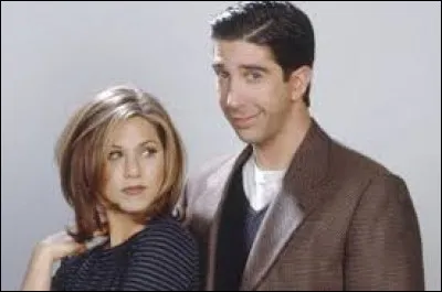 Pour quelle raison, dans un premier temps, Ross et Rachel ne se mettent-ils pas ensemble ?