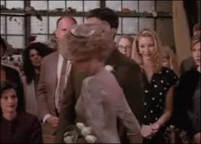 À quel mariage la bande assiste-t-elle ?