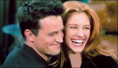 Qui incarne l'ancienne camarade de classe que Chandler retrouve en même temps que Marcel ?