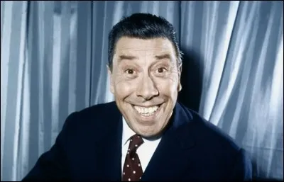 Dans la chanson "Félicie aussi" de Fernandel, quel crustacé "a du poil aux pattes" ?