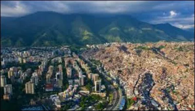 Combien d'&eacute;toiles trouve-t-on sur le drapeau du Venezuela ?