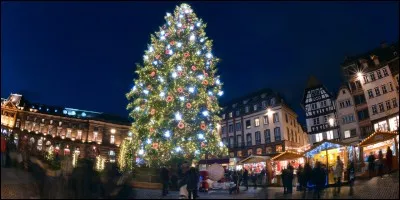 Après quelle année, le sapin de Noël s'est-il démocratisé en France et n'a plus été confiné en Alsace ?