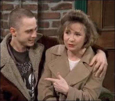 Franck Jr. présente sa nouvelle compagne à sa sur. Quel est son prénom ?