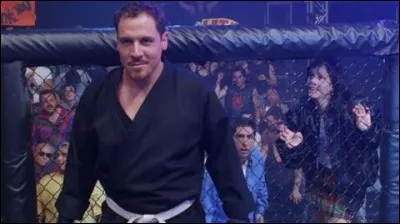 Dans quel sport le petit-ami milliardaire de Monica se lance-t-il ?