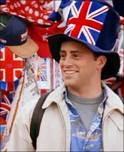 Sur qui Joey tombe-t-il en visitant la ville où se déroule le mariage ?