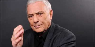 Cet écrivain, né en 1936, qui a publié son premier roman "Une curieuse solitude" en 1958, a ensuite reçu plusieurs prix et publié de nombreux essais marqués par la recherche stylistique. Il s'agit de ...