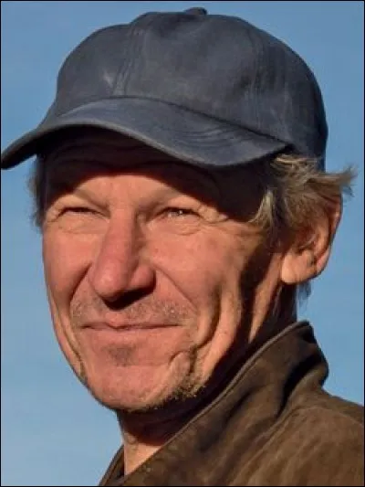 Ce navigateur, trois fois vainqueur de la Solitaire du Figaro, c'est Philippe...