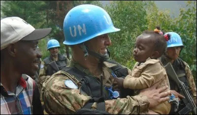 Je joue dans "Casque bleu".
Qui suis-je ?