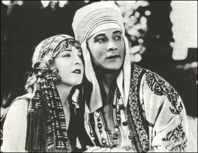 Qui est le réalisateur du film "le Fils du cheik" avec Vilma Banky et Rudolph Valentino ?