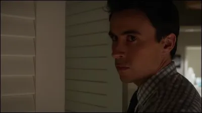 Quelle est la vraie identité d'Eliott Rollins ?