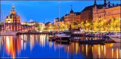 F : La langue des signes finnoise est une langue officielle de la Finlande.