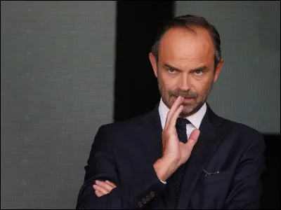 Comme Édouard Philippe trouvait qu'il avait le champ trop libre, il a préféré qu'ont lui mette des bornes à l'union.