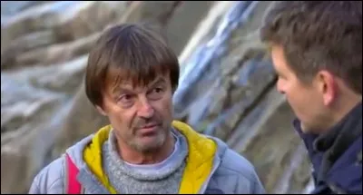 Quel pull il a notre héros ! On se sent toujours grand en temps qu'Hulot !