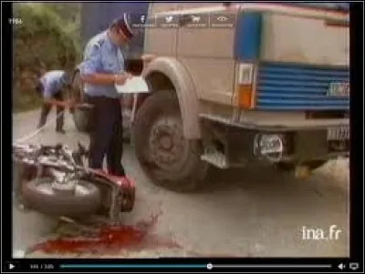 Si je vous dis, affaire des écoutes de l'Elysée et affaire du Rainbow Warrior, à qui pensez-vous ?