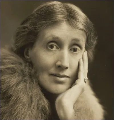 Quelle est cette écrivaine ?