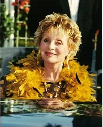 Août 1903 : Quel personnage a été chanté par Annie Cordy et Camélia Jordana ?