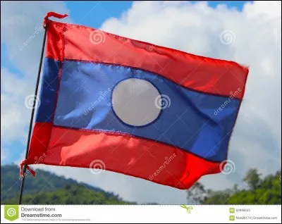 À quel pays appartient ce drapeau ?