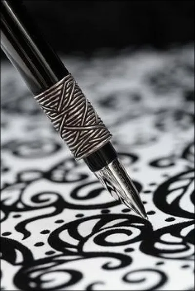 À quel temps est conjugué le verbe dans la phrase "Je vais jouer ce quiz demain" ?