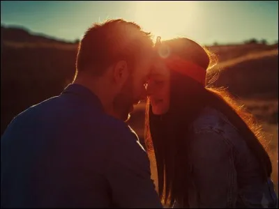 As-tu un petit copain ou une petite copine ?