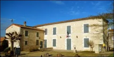 Surin est un village Deux-Sévrien situé en région ...