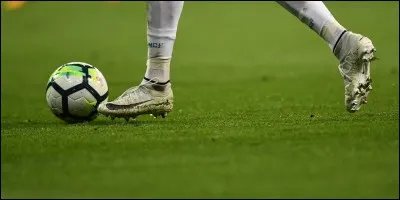 Qui a le numéro 10 sur son maillot ?