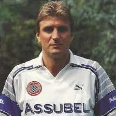 Durant sa carrière d'international , à combien de phases finales (championnat d'europe et coupe du monde) 'sterk' jan Ceulemans participa t-il ?