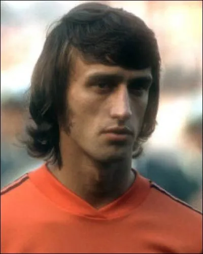 Après avoir marqué pour toujours de son empreinte le sporting d'Anderlecht, Robbie Resenbrink partit aux USA aux Portland Timbers pour finalement terminer sa carrière dans un autre club évoluant en mauve et blanc, mais lequel ?