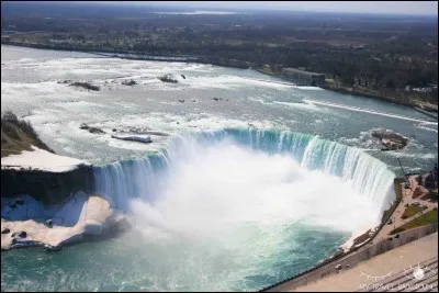 Quel nom donne-t-on à un cours d'eau en Afrique du Nord ?