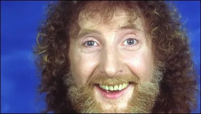 Juillet : Quel animateur n'était pas aux côtés de François Corbier dans le ''Club Dorothée'' ?