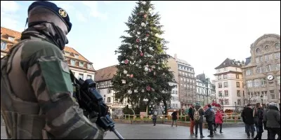 Savez-vous à quelle heure (en arrondissant à l'heure près) s'est déroulé l'attentat ?