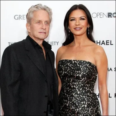 La différence d'âge entre Catherine Zeta-Jones et Michael Douglas est de ...