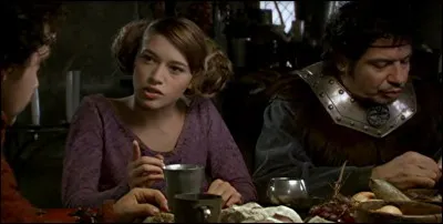 Quel est le nom de l'épisode où l'on se rend compte qu'Azénor vole des choses à un peu tout le monde au château ?