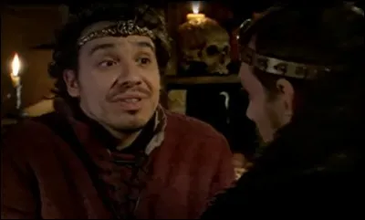 Quel est le nom de cet épisode où Arthur fait venir Elias en secret dans le labo de Merlin, afin d'inspecter ce dernier et découvrir s'il est véritablement enchanteur ?