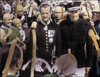 Quel est ce film, avec Charlton Heston, Ava Gardner et David Niven, qui montre la révolte chinoise -ou révolte des Boxers - contre les Européens en 1900 ?