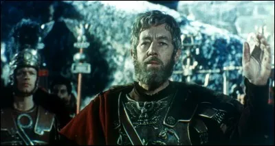 Quel est l'empereur romain joué par Alec Guinness dans "la Chute de l'empire romain" ?
