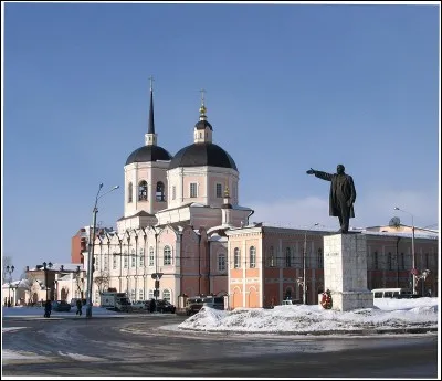 Cette ville russe de 500 000 habitants, au coeur de la Sib&eacute;rie, fond&eacute;e comme forteresse au d&eacute;but du XVIIe si&egrave;cle, c'est :
