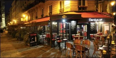 Qui parle à Katia ?
''Vous trouvez que je ne sais pas raconter les histoires.
- Ah non pas du tout, parce que vous racontez très bien ! Franchement, vous m'avez dépeint cette soirée au Dandy's avec brio !
- Avec qui ? 
- Non avec personne; ''avec brio'' c'est une expression qu'on emploie, si vous voulez.
- Vous voyez, là, c'est l'exemple frappant : j'ai voulu faire de l'humour, c'est tombé à plat.''