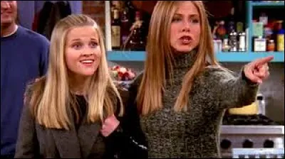 Quel est le prénom de la jeune soeur de Rachel qui débarque en ville ?