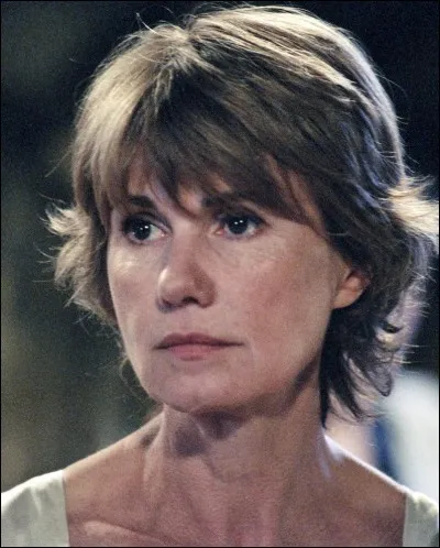 Que fait-elle montrer à Stéphane ?