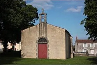 Nous sommes en Vendée devant la chapelle Notre-Dame-de-Miséricorde, à La Chapelle-Palluau. Nous nous trouvons en région ...