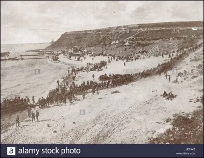 Le 25 avril 1915, les troupes britanniques sont arrivées pour la première fois à...