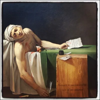 L'assassinat de Marat dans sa baignoire est connu, notamment par le tableau de David. Mais qui en a fait une adaptation théâtrale ?
