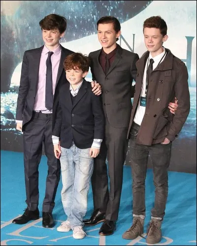 Comment s'appellent ses frères ?