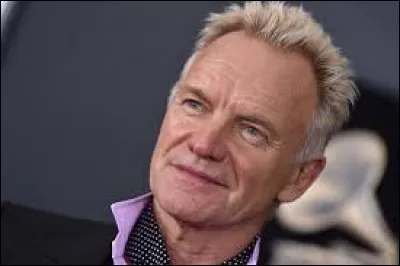 Avec quel fils de célébrité, Ben, le fils de Ross est-il à l'école ?