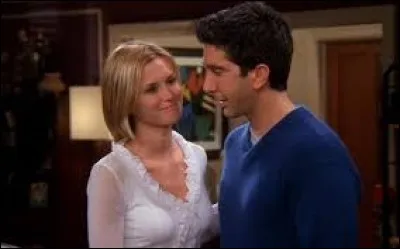 Que faisaient Ross et Mona lorsque Rachel a ressenti des contractions de Braxton Hicks ?