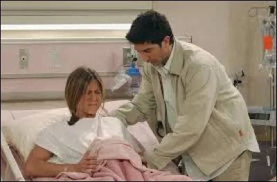 Le premier couple avec lequel Ross et Rachel partagent la chambre attendent un garçon. Quel sera son prénom ?