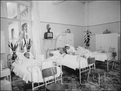 Quel est cet établissement, photographié en 1955 ?