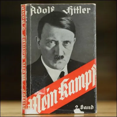 Que signifie "Mein Kampf",célèbre livre d'Adolf Hitler ?