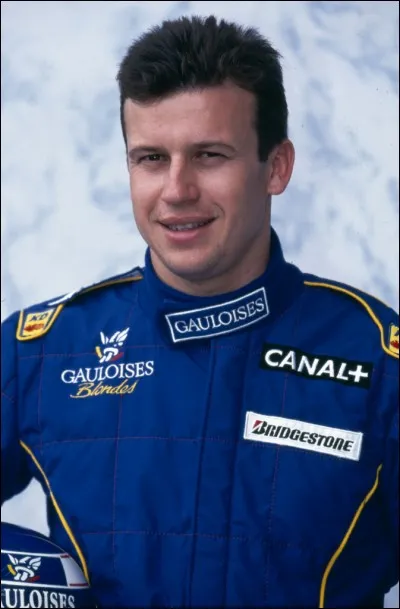 Ce pilote automobile est, à ce jour, le dernier Français à s'être imposé en Formule 1, avec sa victoire au Grand Prix de Monaco 1996. C'est Olivier...
