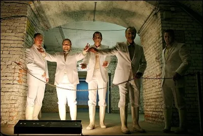 Combien y a-t-il de chants dans l'oratorio de "L'instruction" de Peter Weiss ?